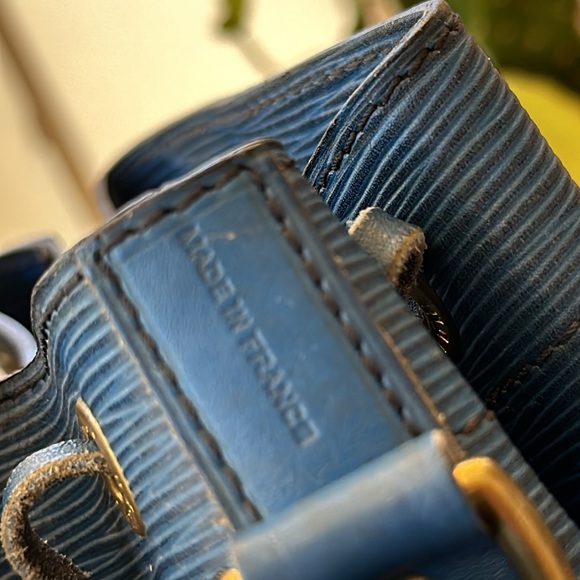 LOUIS VUITTON NOÊ BUCKET BAG IN TOLEO BLUE STRIATED EPI LEATHER W/ COA - Picture 7 of 13